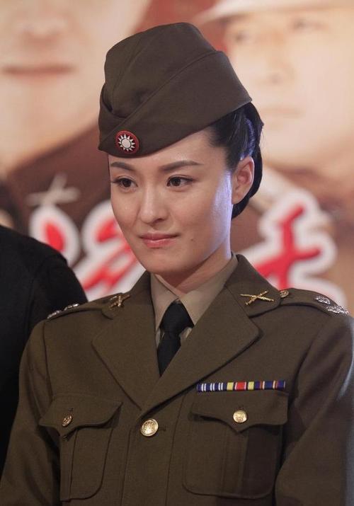 漂亮军统女特工,潜伏30年未被召回,竟和农民生下8个孩子!