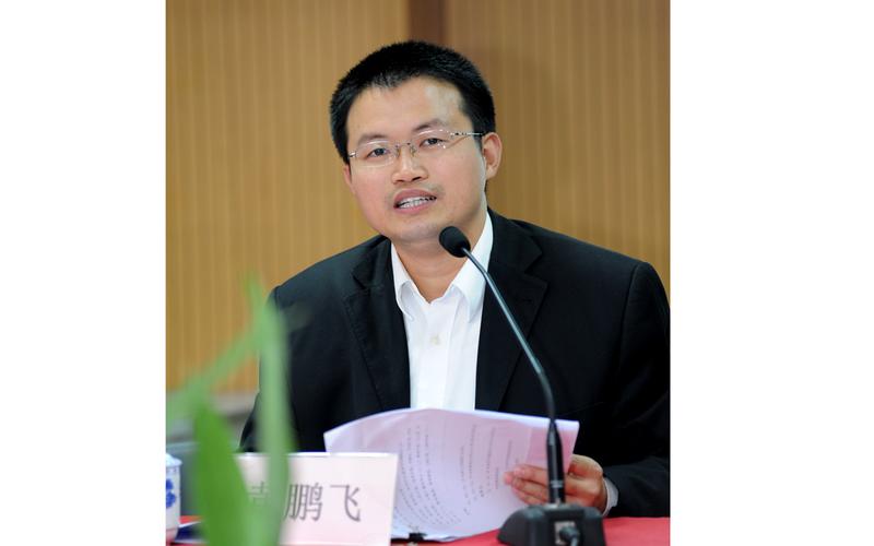 市知识产权服务中心黄鹏飞主任介绍活动概况