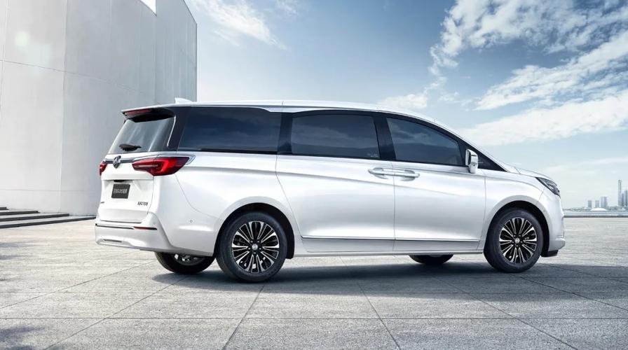 丰田赛那上市,价格比gl8陆尊"便宜",能挑战别克mpv霸主地位?