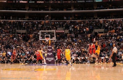 关键词:科比绝杀 nba决赛 湖人队 篮球 竞争 体育运动 文化艺术 摄影