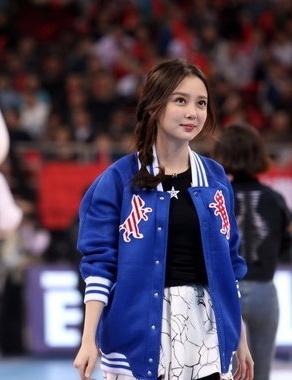 cba决赛最美女球迷汪小敏昨天穿的是什么牌子的棒球衣