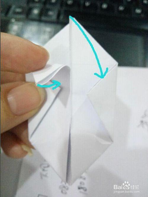 如何用纸折小皮球