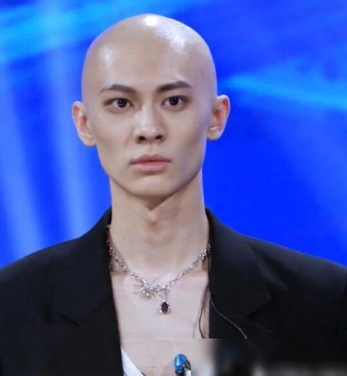 《青你3》光头梁森火了,得知他同班同学,娱乐圈果然是个圈