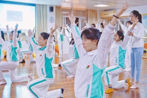 汕头市潮阳实验学校校服图片