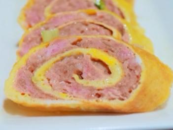 非常受孩子欢迎的黄金鸡蛋肉卷