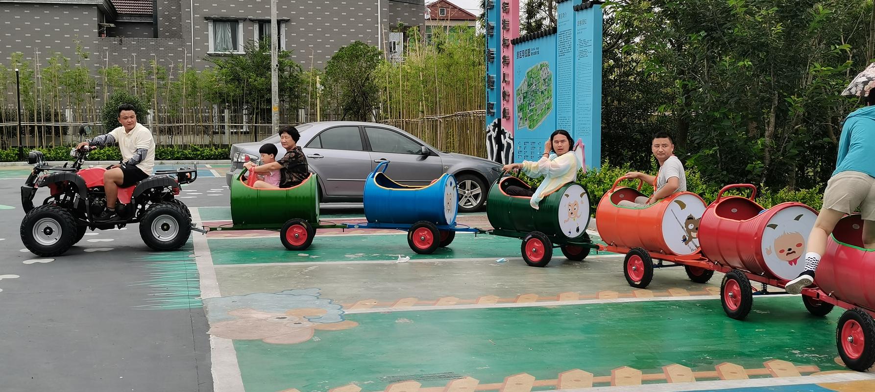 油桶小火车网红小火车中的网红 #火车#   油桶小火车  ##乡村振兴