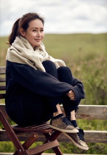 美女演员于明加:被父母逼迫相亲,闪爱闪婚也幸福