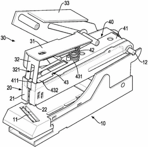 另有一种具有内针槽的订书机70,其局部结构及使用流程示意图请参阅图