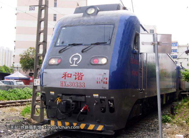 机车名称:和谐3型电力机车 hxd3 车    号:0333 生产厂商:大连 运行