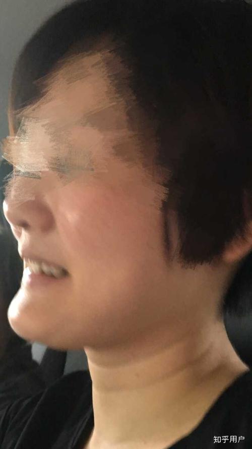 鞋拔子脸?是不是很丑?