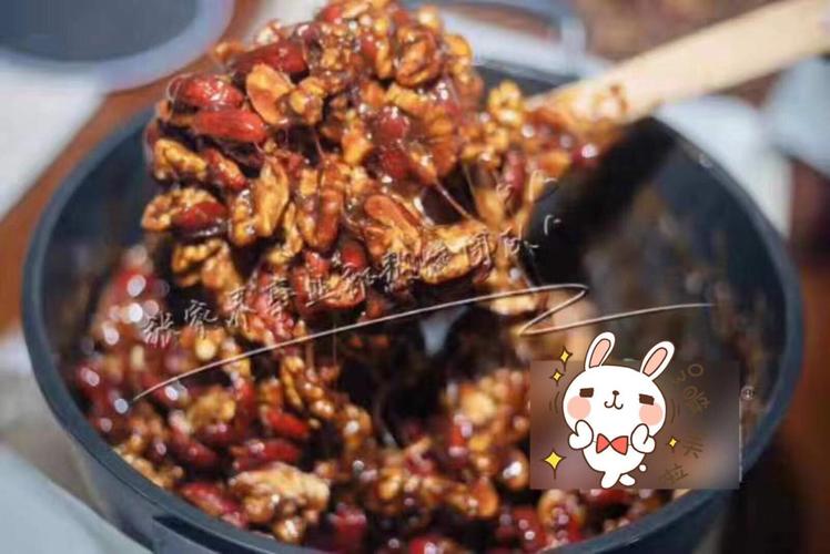 准备出锅啦,看这拉丝,你流口水了没, 一看见这么漂亮,忍不住咽了几下