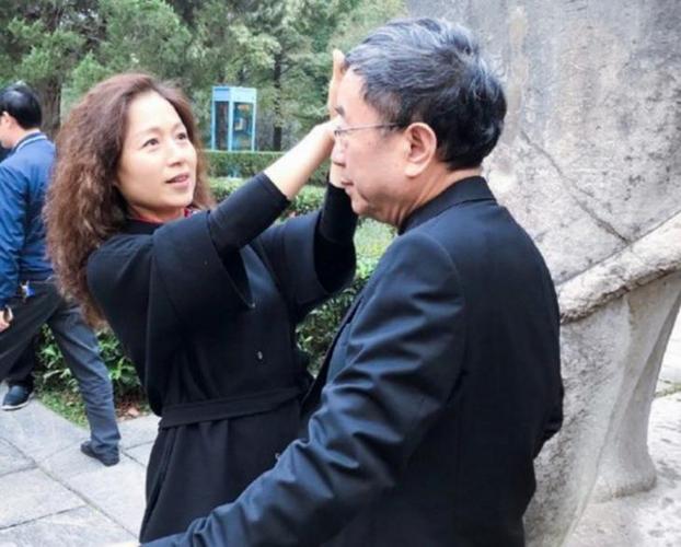 马兰年轻时有多美?看完这些照片你就知道余秋雨为何会