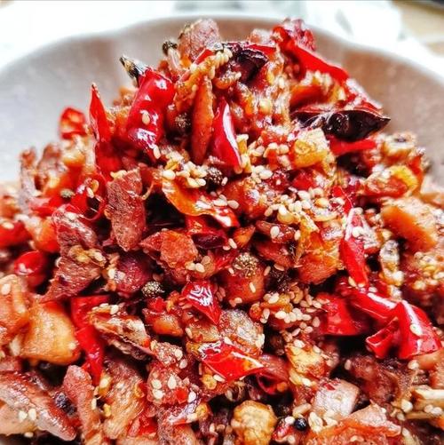 兔子真的是可爱又好吃,自贡冷吃兔的家常做法,麻辣鲜香回味无穷