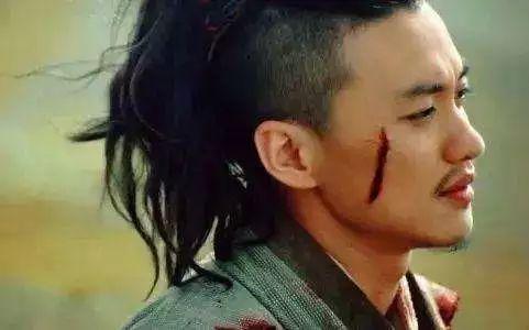 拥有鲜肉颜值,内心却住着老灵魂,周一围是甘愿零片酬演戏的戏疯子