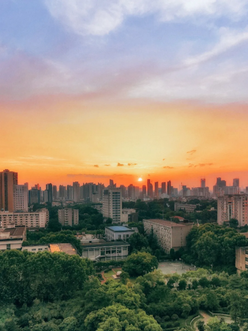 马房山校区东院一角 / 郭栋宇 摄