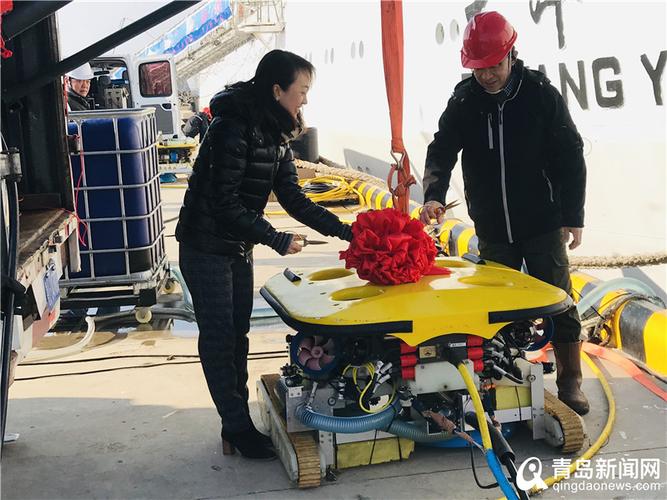 国内首台自主研发船体清洁机器人下水运行 - 海洋财富网