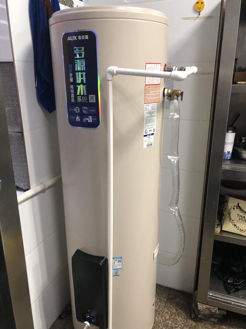 大容量储水式立式电热水器