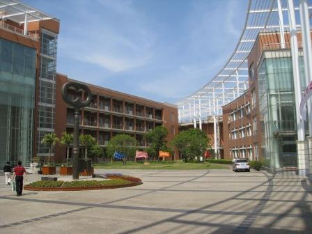 上海高中名校游——华师大二附中