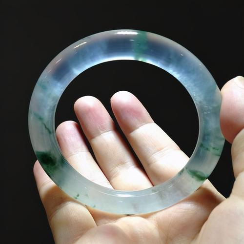 翡翠的飘花飘色各有深意,不同位置还不许乱用,你能分得清吗?