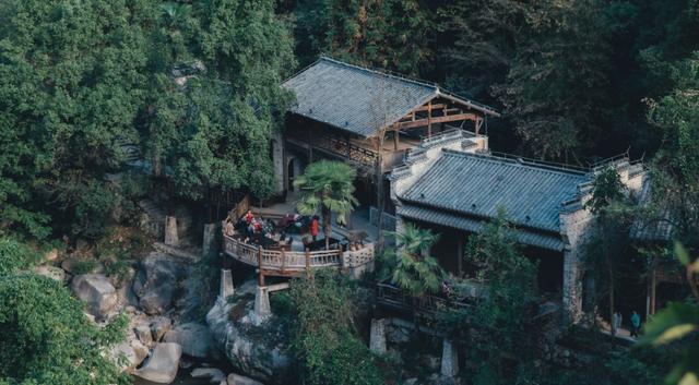 江西上饶:望仙谷里的"两山"转换