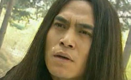 他是西游记里的"无天",为演戏给张艺谋门缝塞纸条,20年终爆红