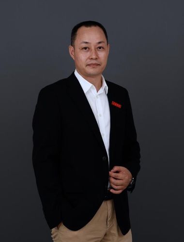 艺术学院执行院长 陈博