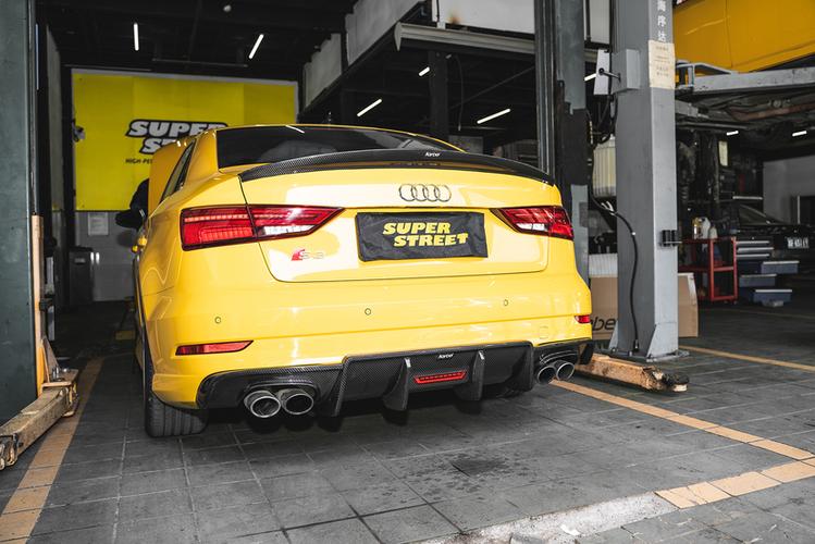 奥迪s3改装卡布尔karbel碳纤维带灯后唇尾翼