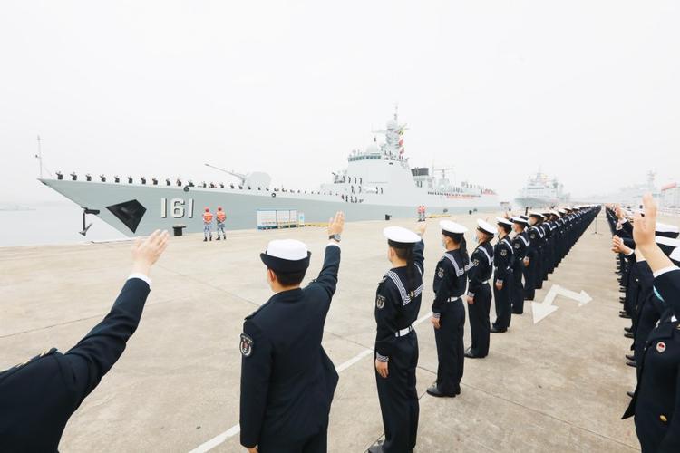 海军第40批护航编队起航奔赴亚丁湾