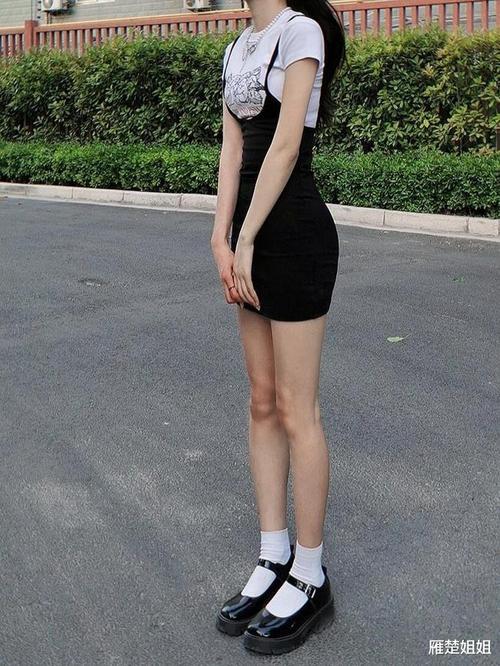 学生妹包臀裙绝了,清纯可人温柔美丽中带着性感魅惑