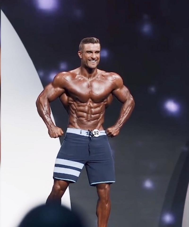 被誉为英国最性感的男人:瑞安特里 从水管工人到健身男模再到阿诺德健