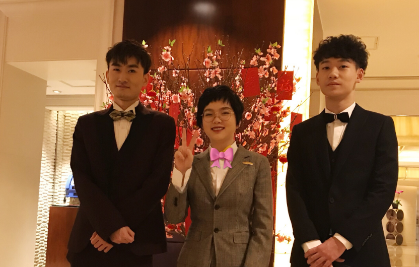 但是,没过多久,烤羊腿和平精英一姐的地位却因为某个美女主播的崛起