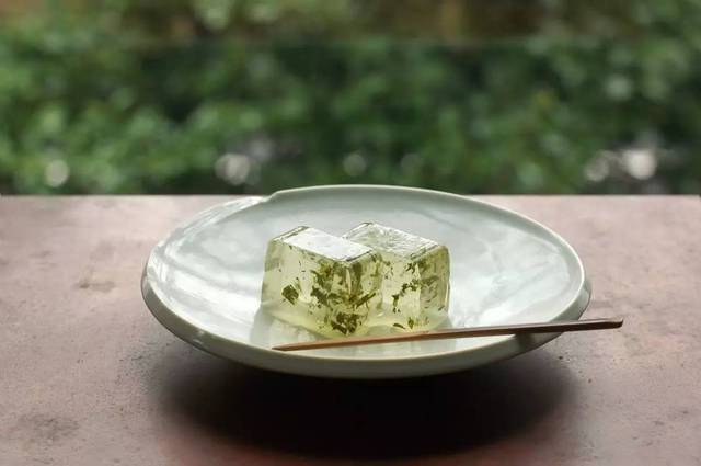 这世间美好的事物莫过于:夏日的风,与透明的和果子