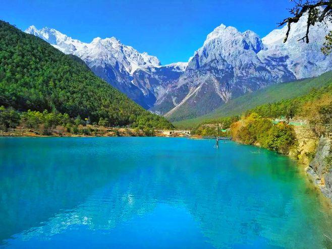 玉龙雪山蓝月谷