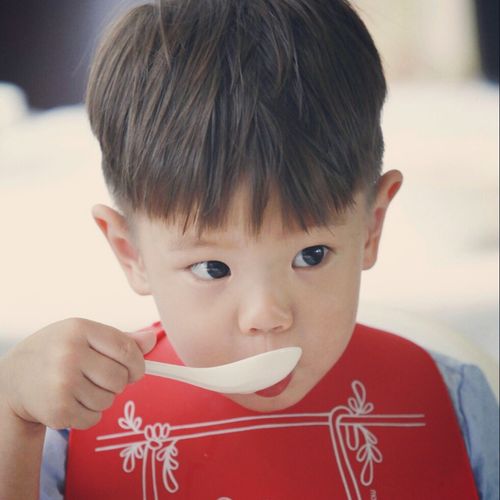 嗯哼大王 爸爸回来了 萌娃(○" 3′○)头像