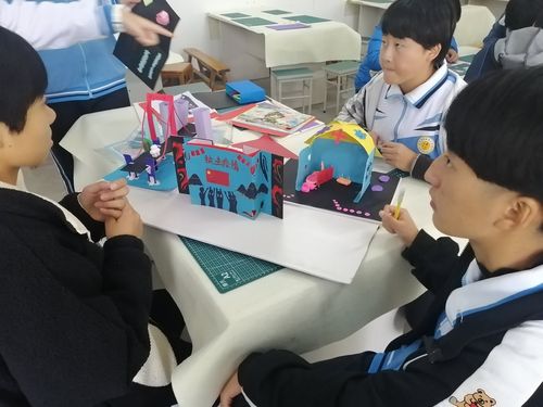 "众志成城,抗击疫情!"班级文化艺术节～～美术手工类(纸艺篇)