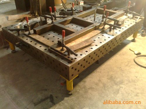 多孔组合铸铁焊接工作台焊接工装焊接变位机焊接辅助系统