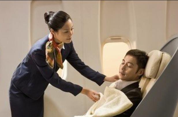 飞机上免费的3种服务,都是隐藏福利,空姐可不会主动说哦