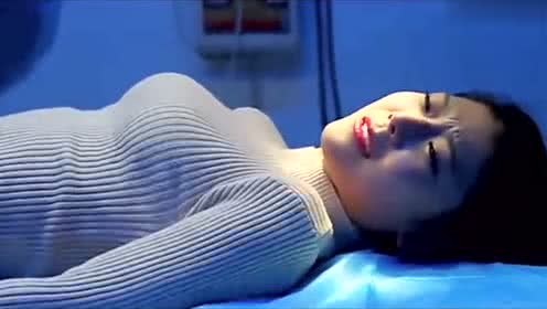 教授绑架美女,还解开美女的衣服,接下来身体发生惊人的一幕!