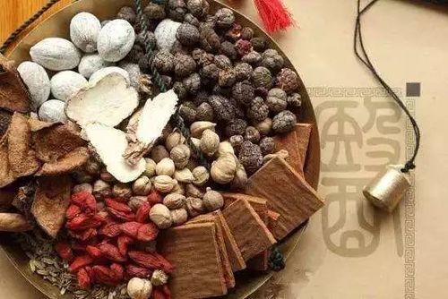 附子理中汤温补心脾,理气止痛.适用于糖尿病性冠心病心脾阳虚者.