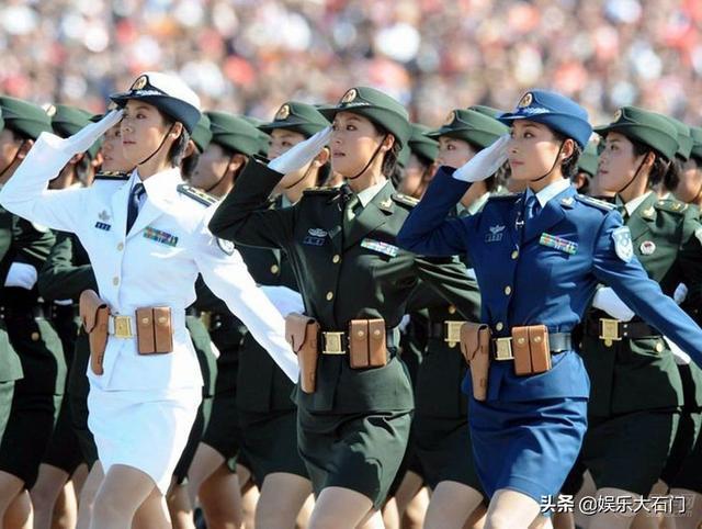 告别忸怩作态小女人有军人气质的5位明星演出女兵的英姿飒爽