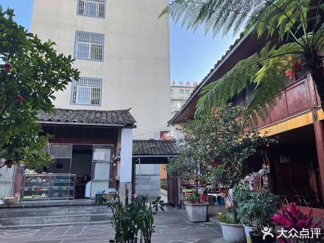 古兰园位于保山市腾冲市东方路与清真街交叉口东行50米 标签:餐饮餐馆