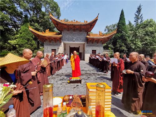 江西青原山净居寺举行己亥年晒经法会