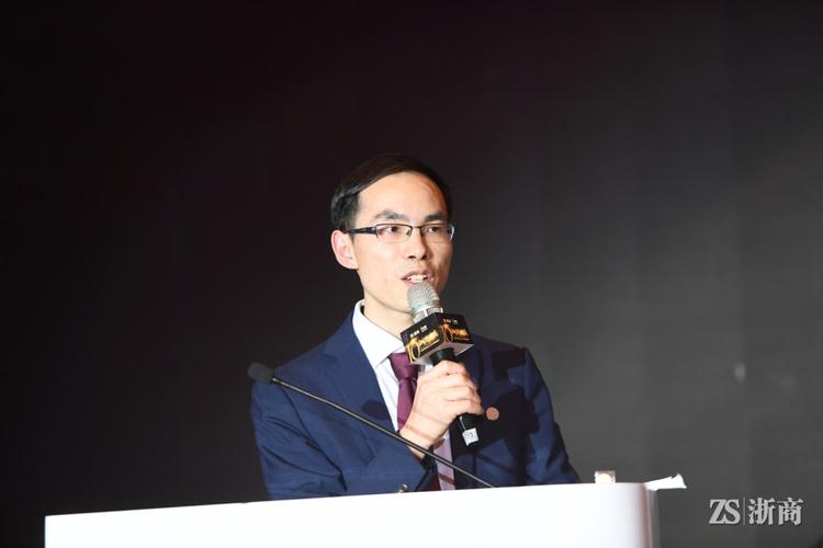 鸿慈集团董事长张斌在盛典现场温情叙说其公益能量