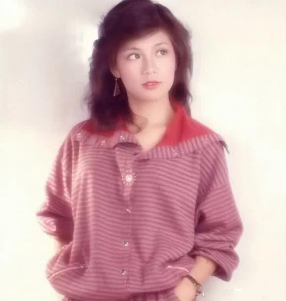 翁美玲逝世35周年,罕见美照曝光,生前为情所困去世后跟母亲合葬