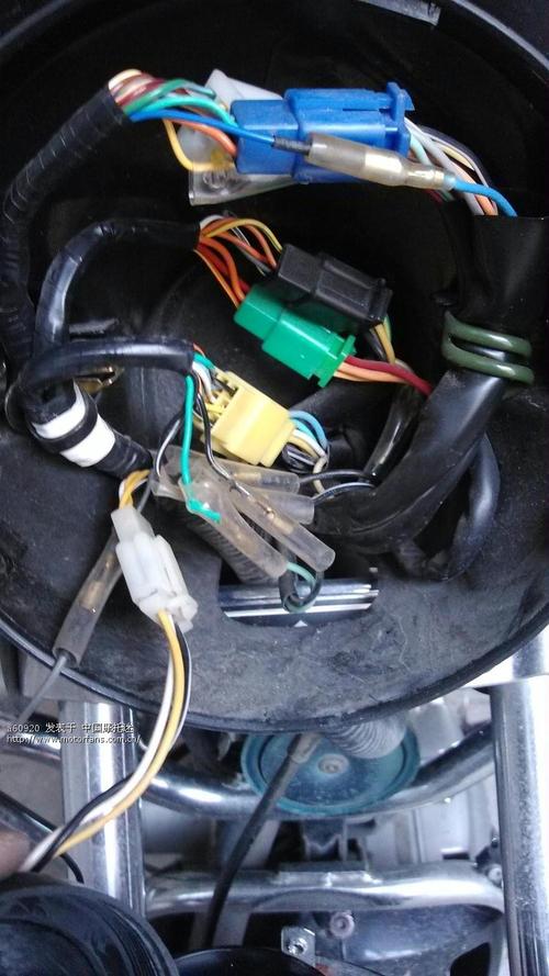 哪两条线是2f的远光近光灯线?