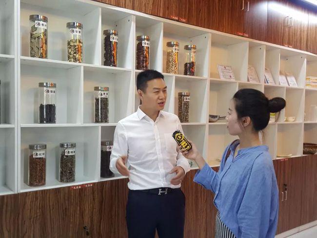 创业者说新豫商40年秦伟年轻就要创财富串起来