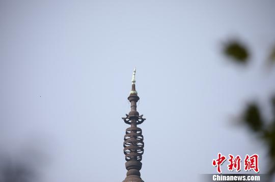 杭州保俶塔塔尖倾斜 现启动维护工程
