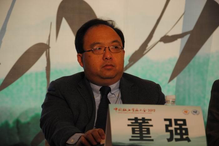 董强