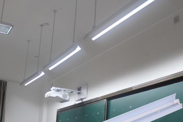 蒙自教室led护眼灯多少钱,黑板灯led哪个品牌好