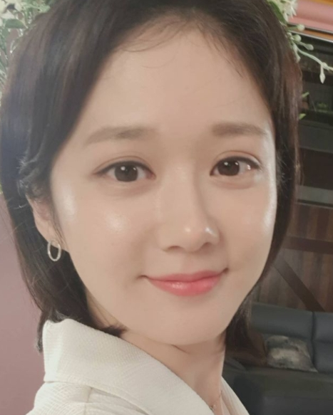 原创童颜女神张娜拉素颜照震惊韩网年过40超冻龄网友赞刚出道